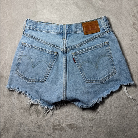 Levi’s Premium Women’s 501 Original Fit High Rise Denim Blue Jean Shorts 26 - Picture 12 of 16